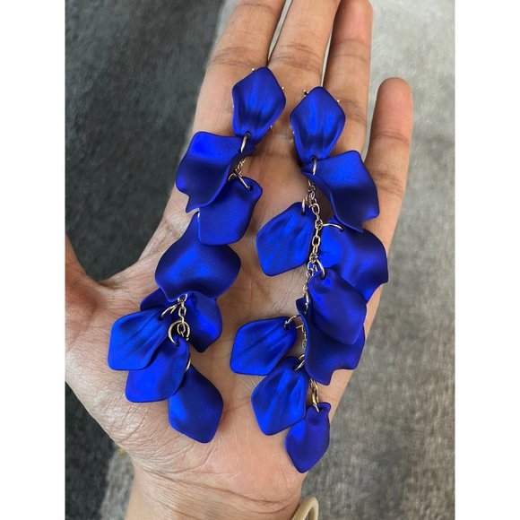 Royal blue earrings petal blue flower, long blue , blue wedding earrings large - Picture 4 of 9